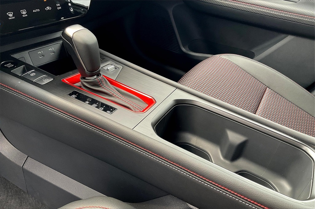 2025 Nissan Kicks SR - Photo 14