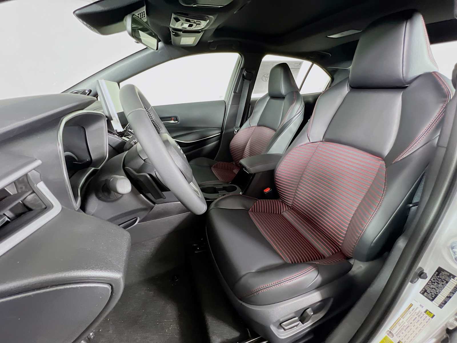 2025 Toyota Corolla XSE - Photo 12