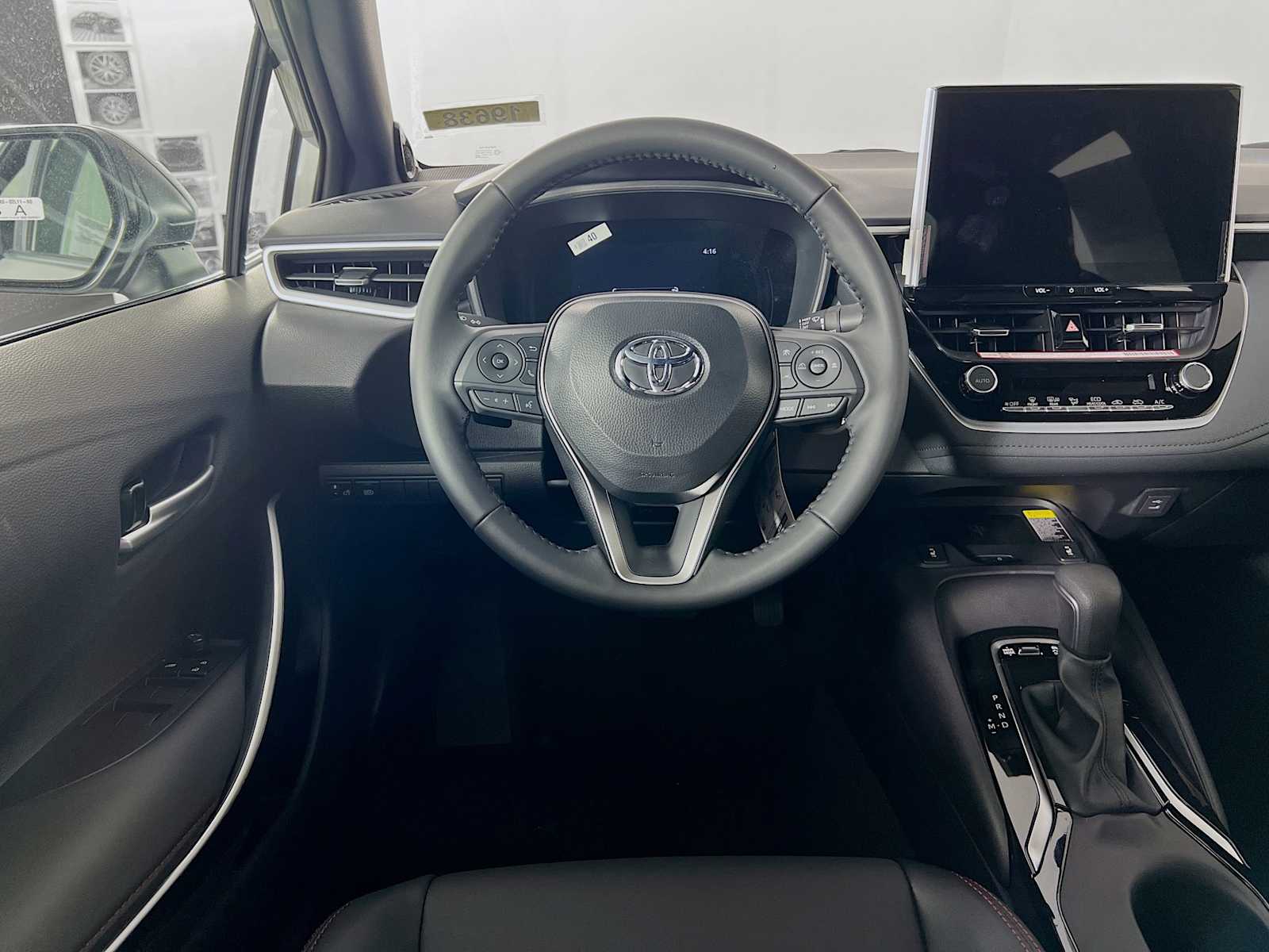 2025 Toyota Corolla XSE - Photo 14