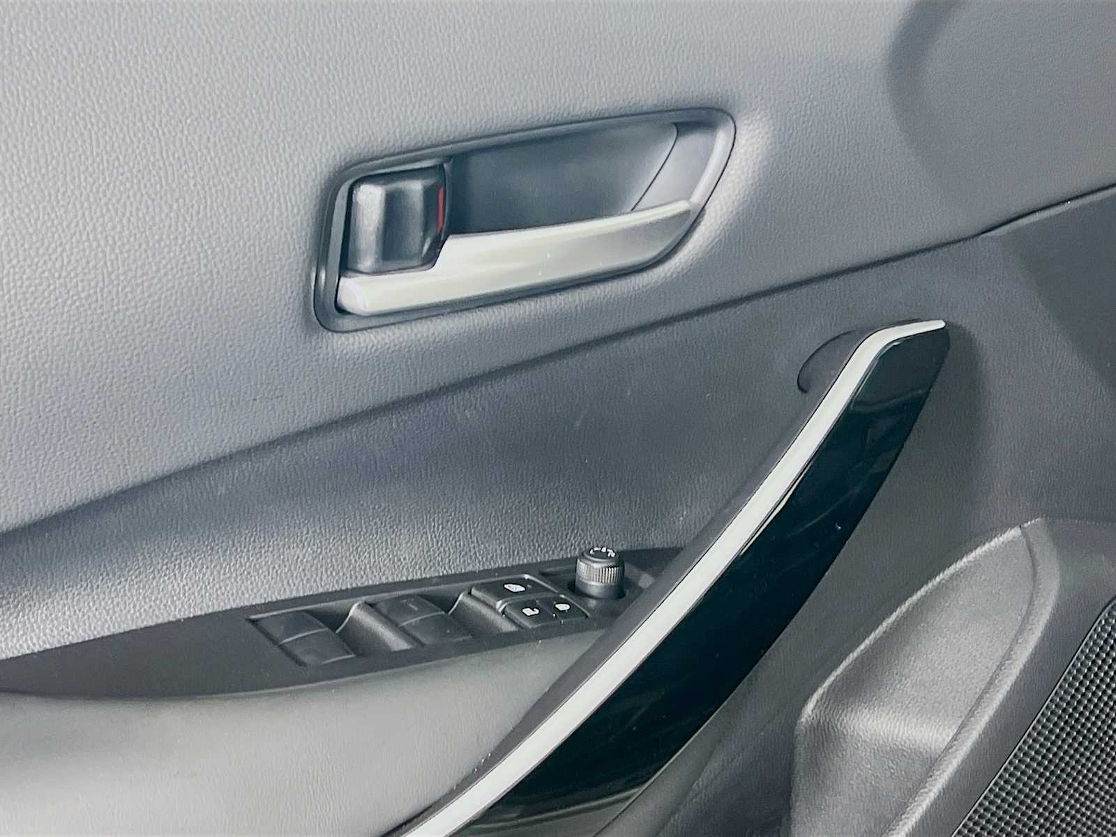 2025 Toyota Corolla XSE - Photo 15