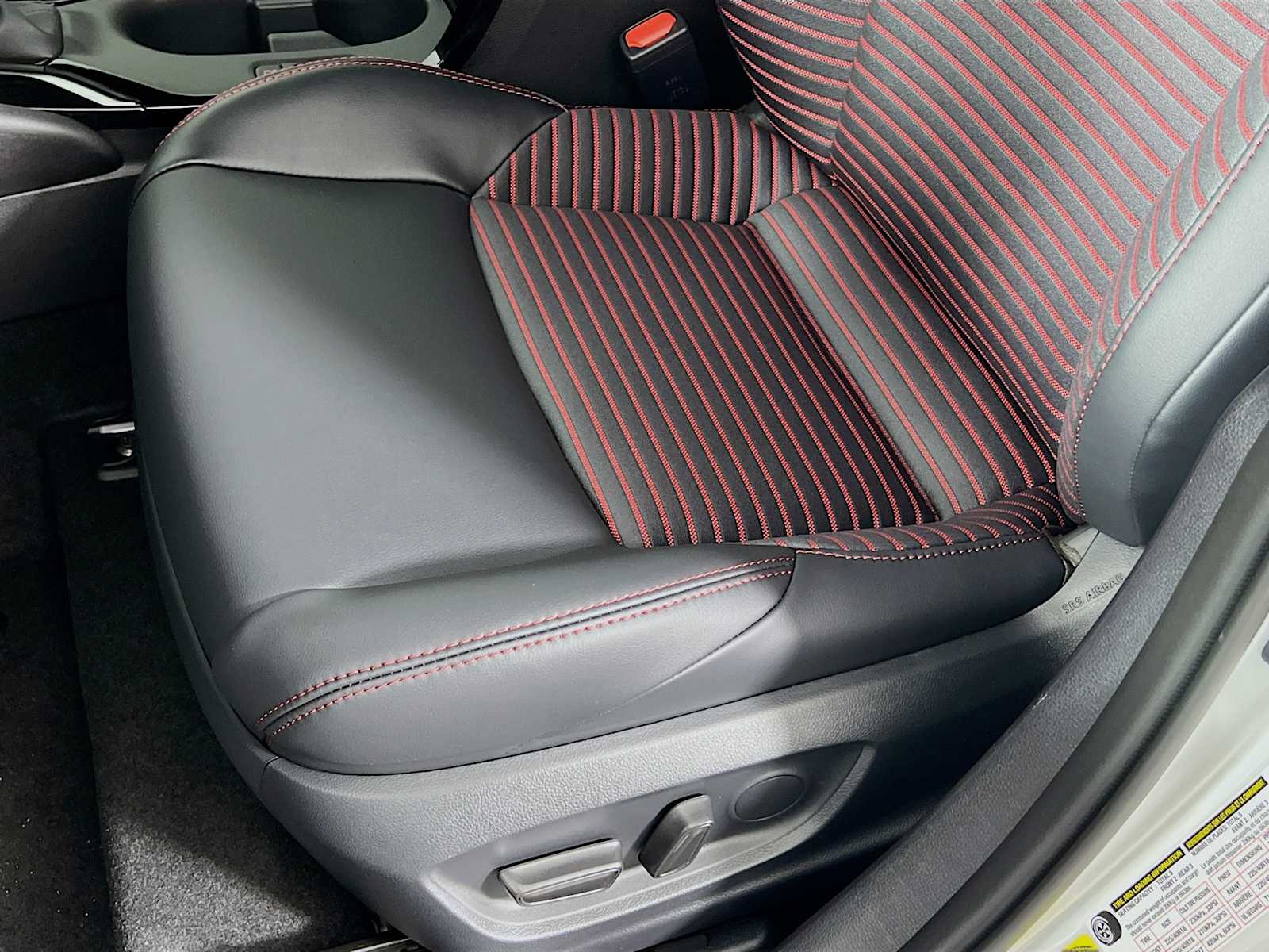 2025 Toyota Corolla XSE - Photo 16