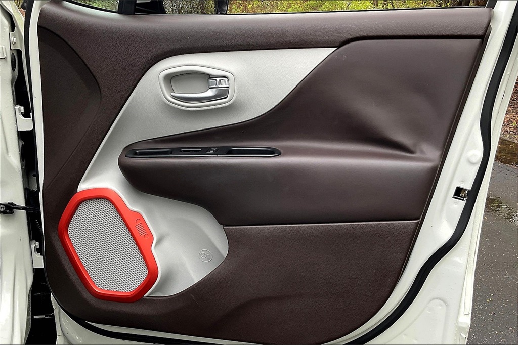 2015 Jeep Renegade Limited - Photo 25