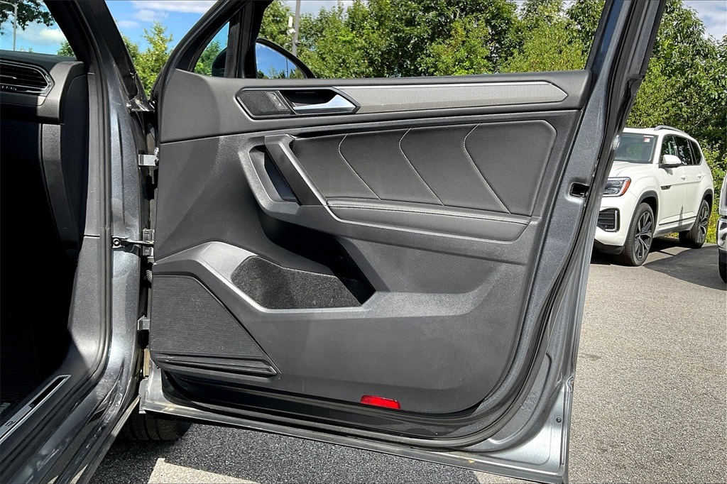 2022 Volkswagen Tiguan 2.0T SE R-Line Black - Photo 11