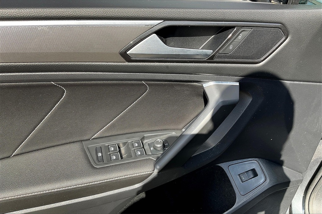 2022 Volkswagen Tiguan 2.0T SE R-Line Black - Photo 37