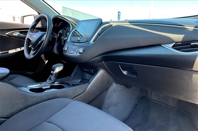 2021 Chevrolet Malibu LS - Photo 13