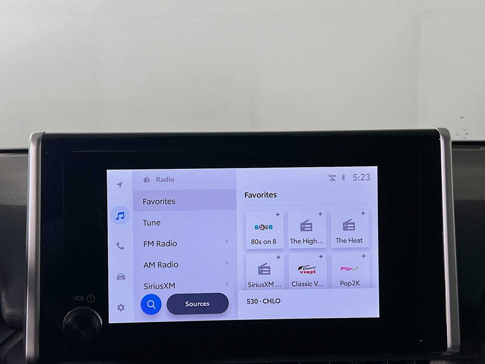 2025 Toyota RAV4 XLE - Photo 8