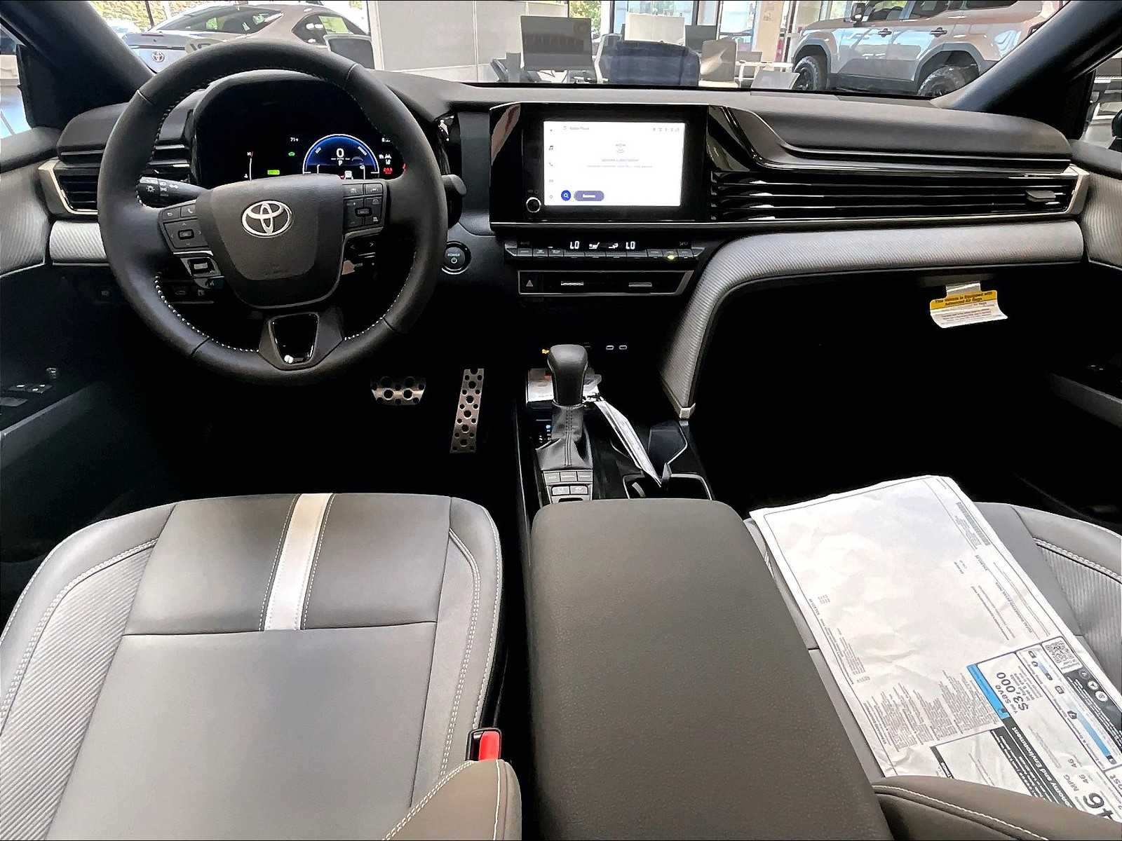 2026 Toyota Camry SE - Photo 12