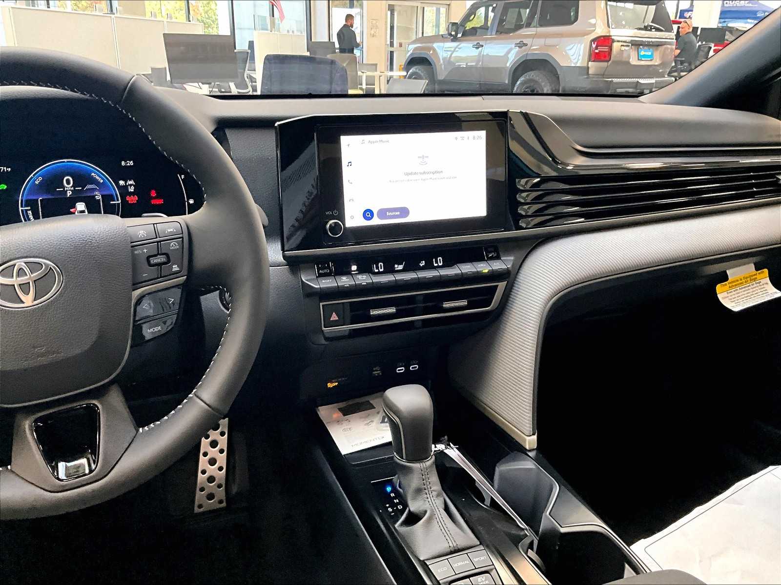 2026 Toyota Camry SE - Photo 13