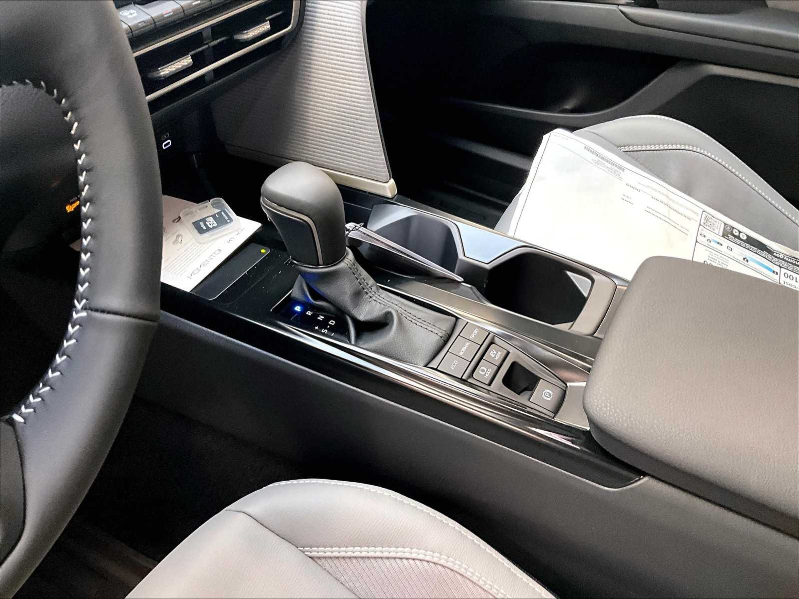 2026 Toyota Camry SE - Photo 14