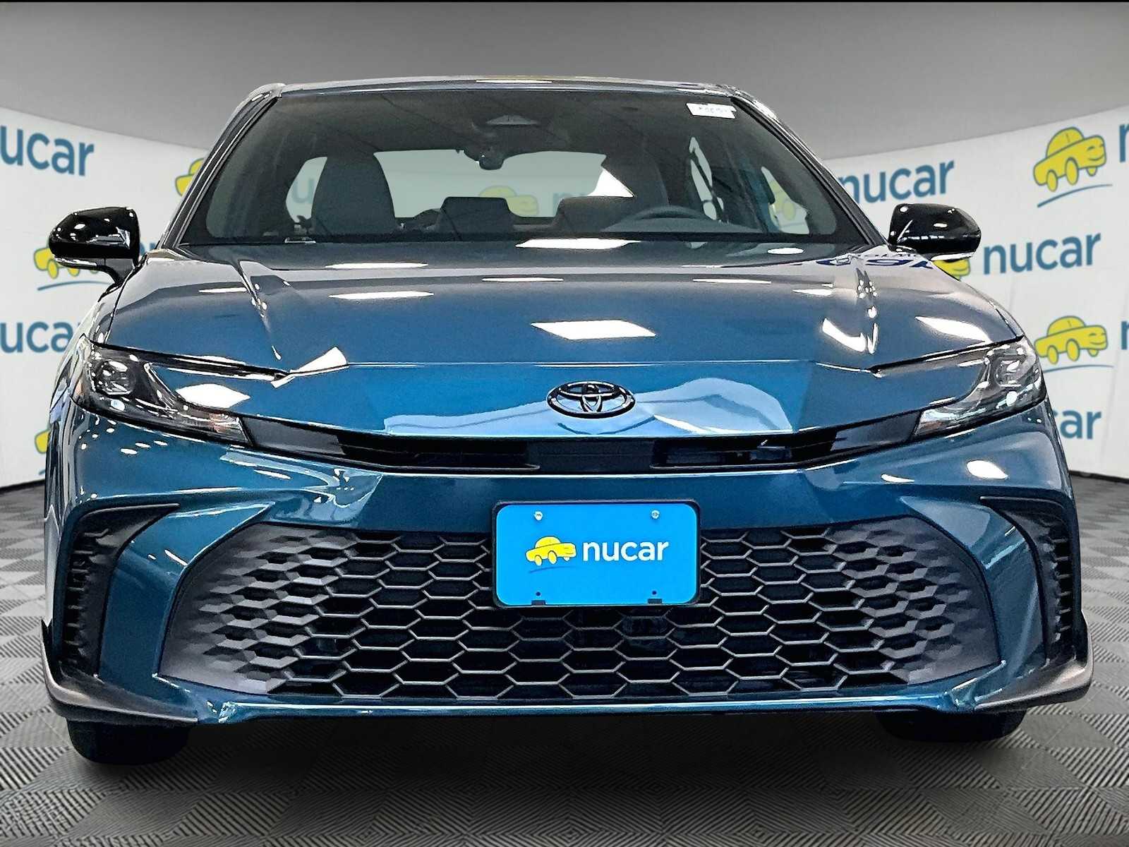 2026 Toyota Camry SE - Photo 3