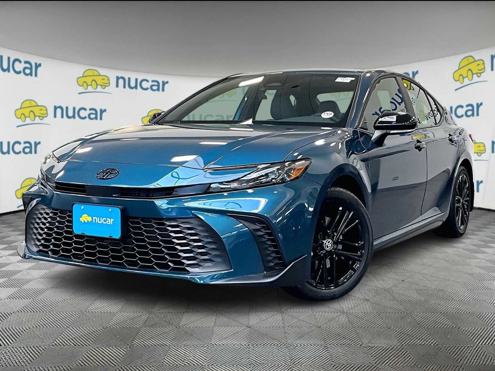 2026 Toyota Camry SE - Photo 4