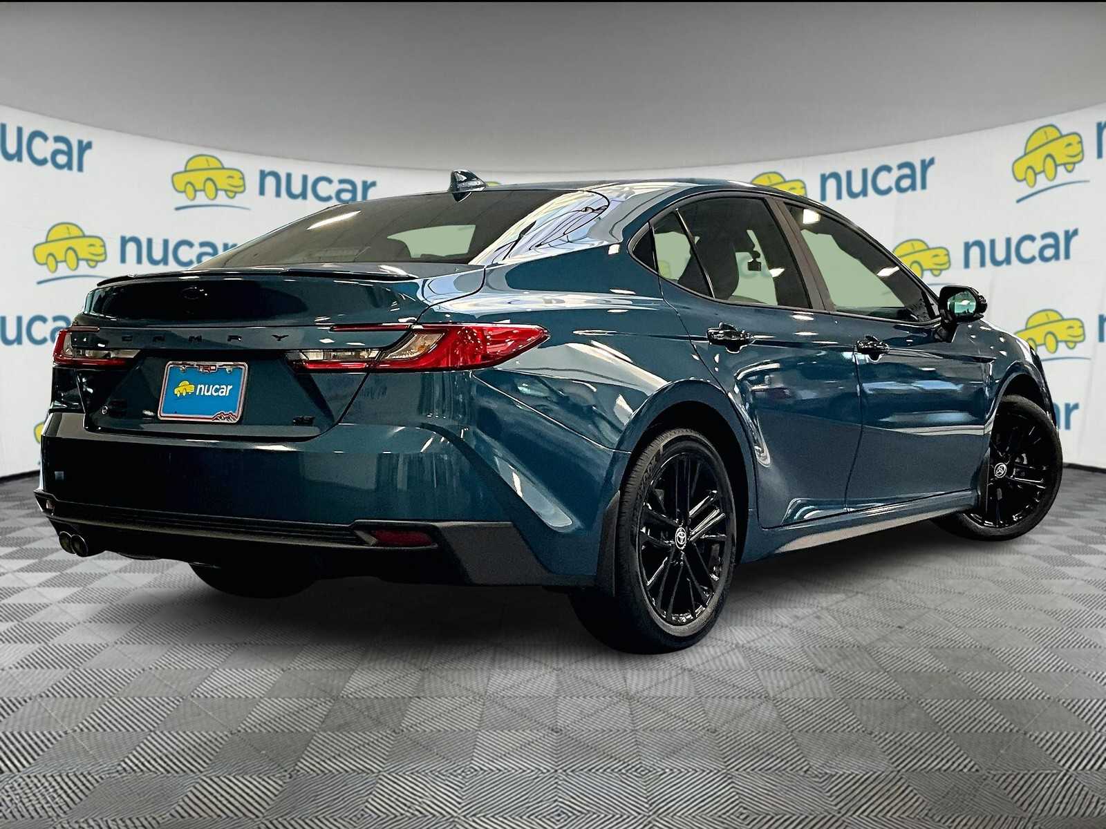 2026 Toyota Camry SE - Photo 7