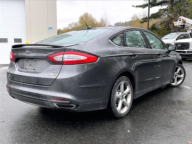2015 Ford Fusion SE - Photo 4