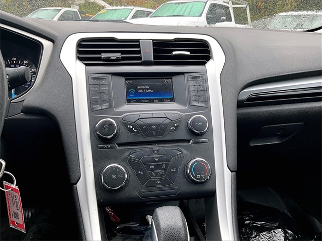 2015 Ford Fusion SE - Photo 8