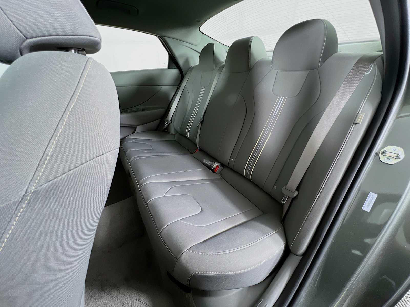 2025 Hyundai Elantra Hybrid SEL Sport - Photo 14