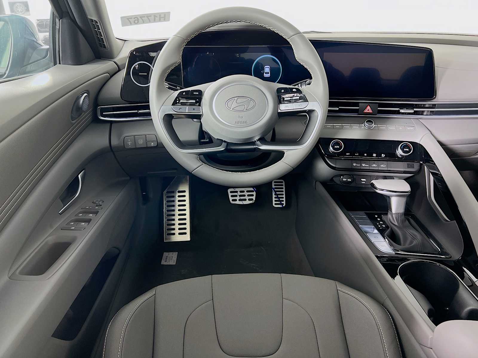 2025 Hyundai Elantra Hybrid SEL Sport - Photo 15