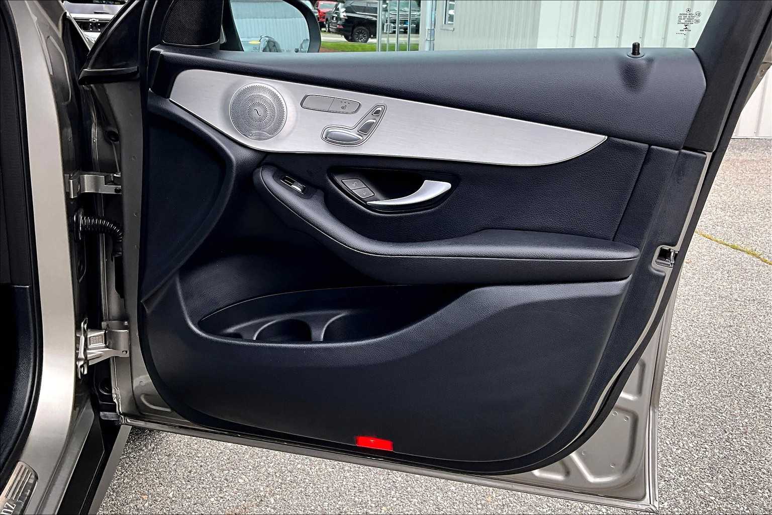 2020 Mercedes-Benz GLC GLC 300 - Photo 12