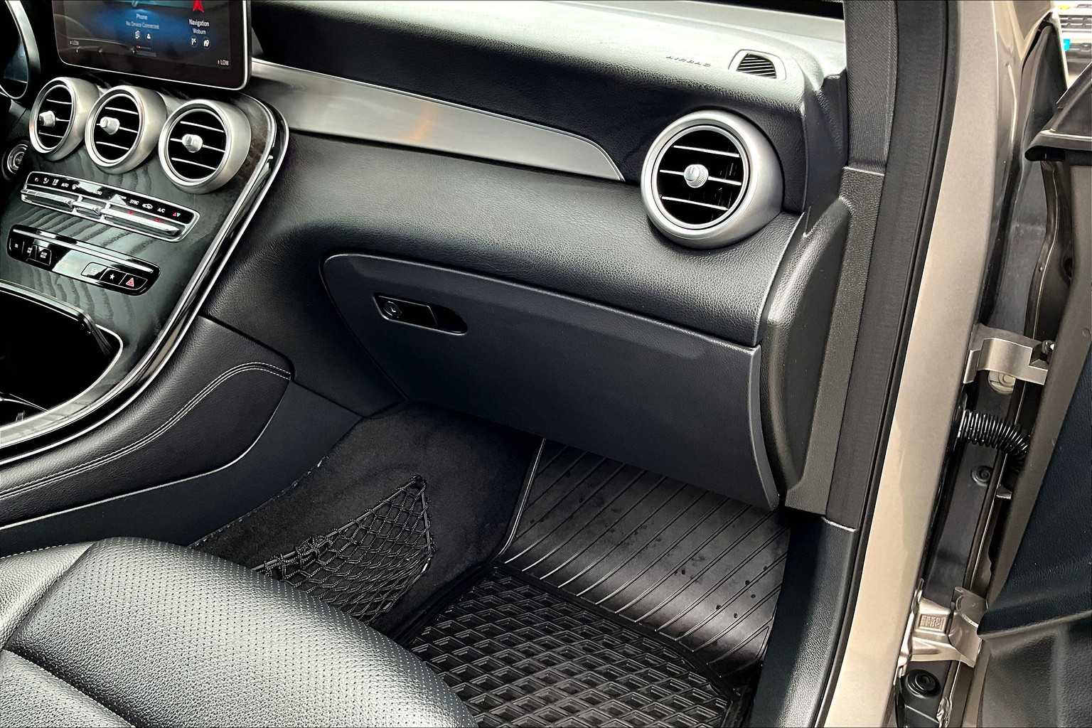2020 Mercedes-Benz GLC GLC 300 - Photo 13