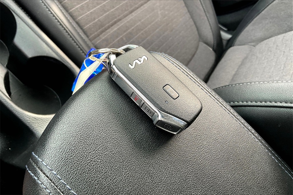 2023 Kia Seltos S - Photo 27