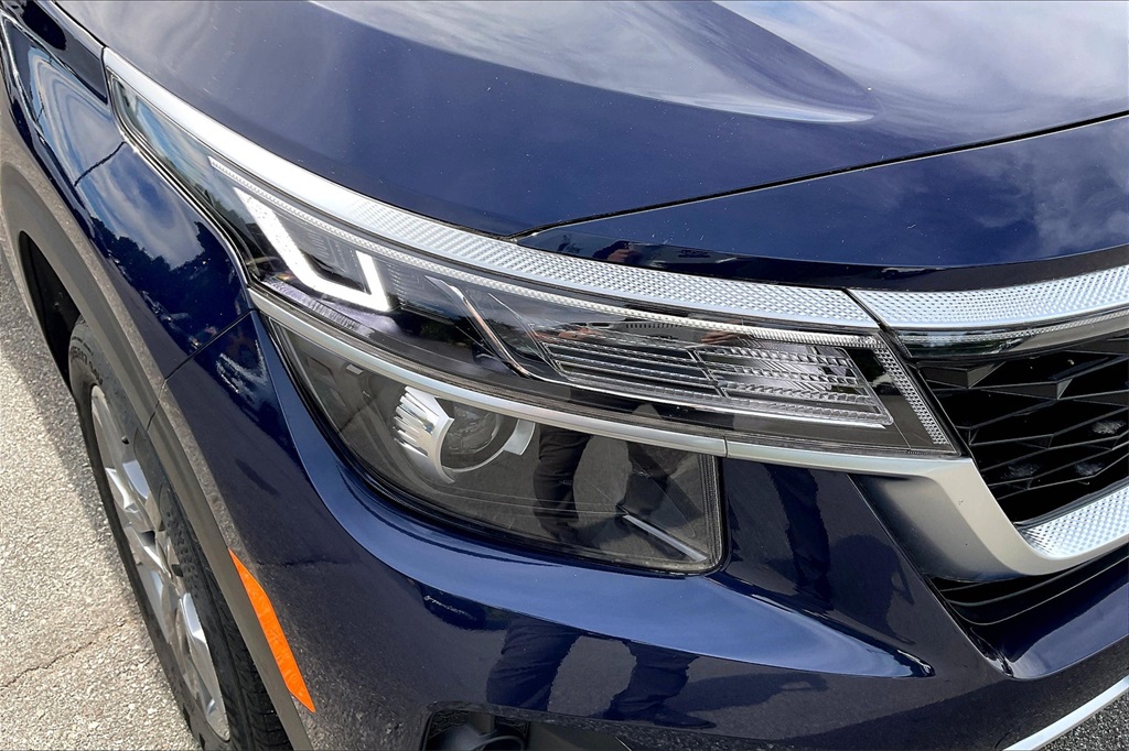 2023 Kia Seltos S - Photo 29