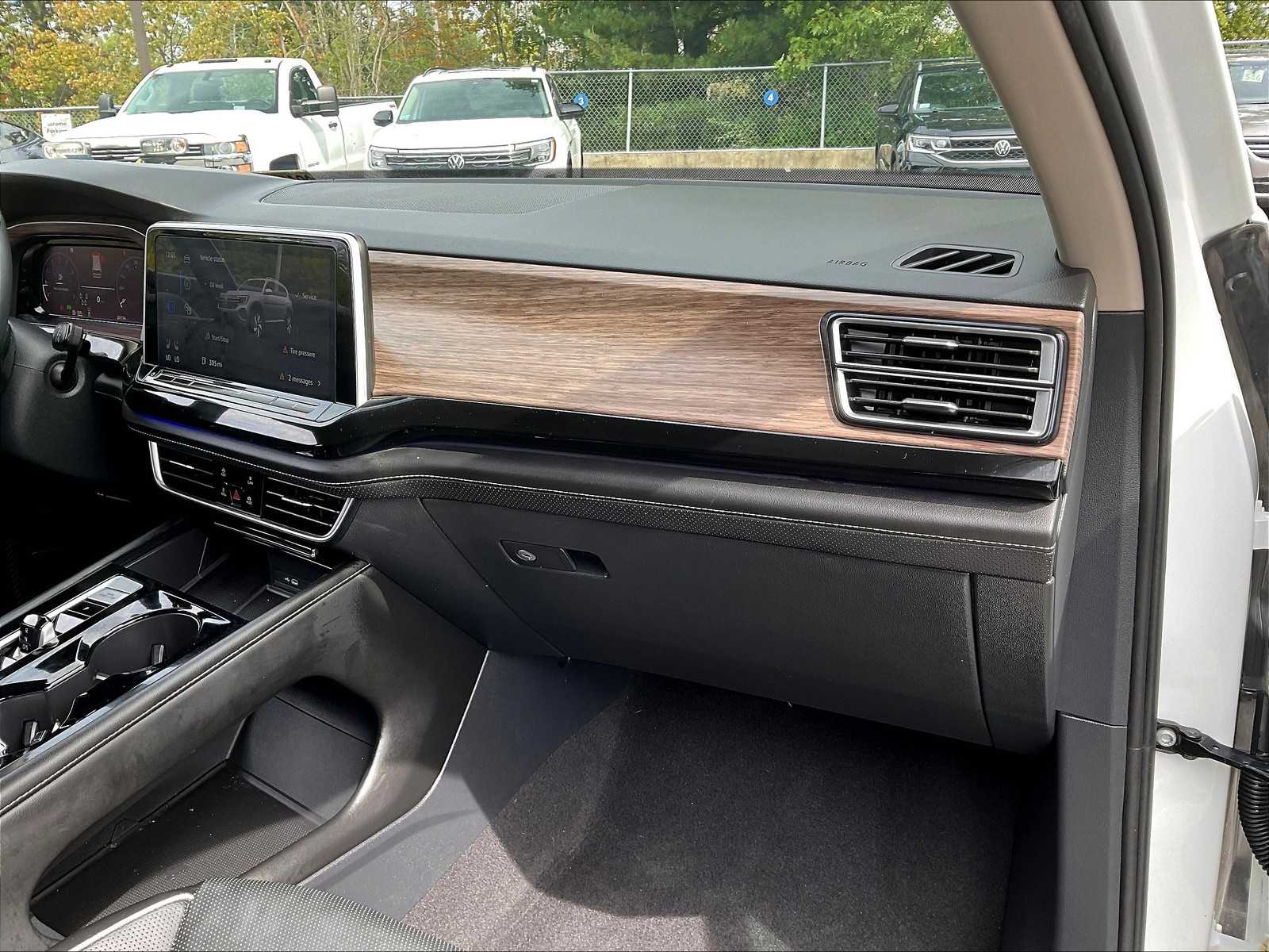 2024 Volkswagen Atlas 2.0T SEL Premium R-Line - Photo 13