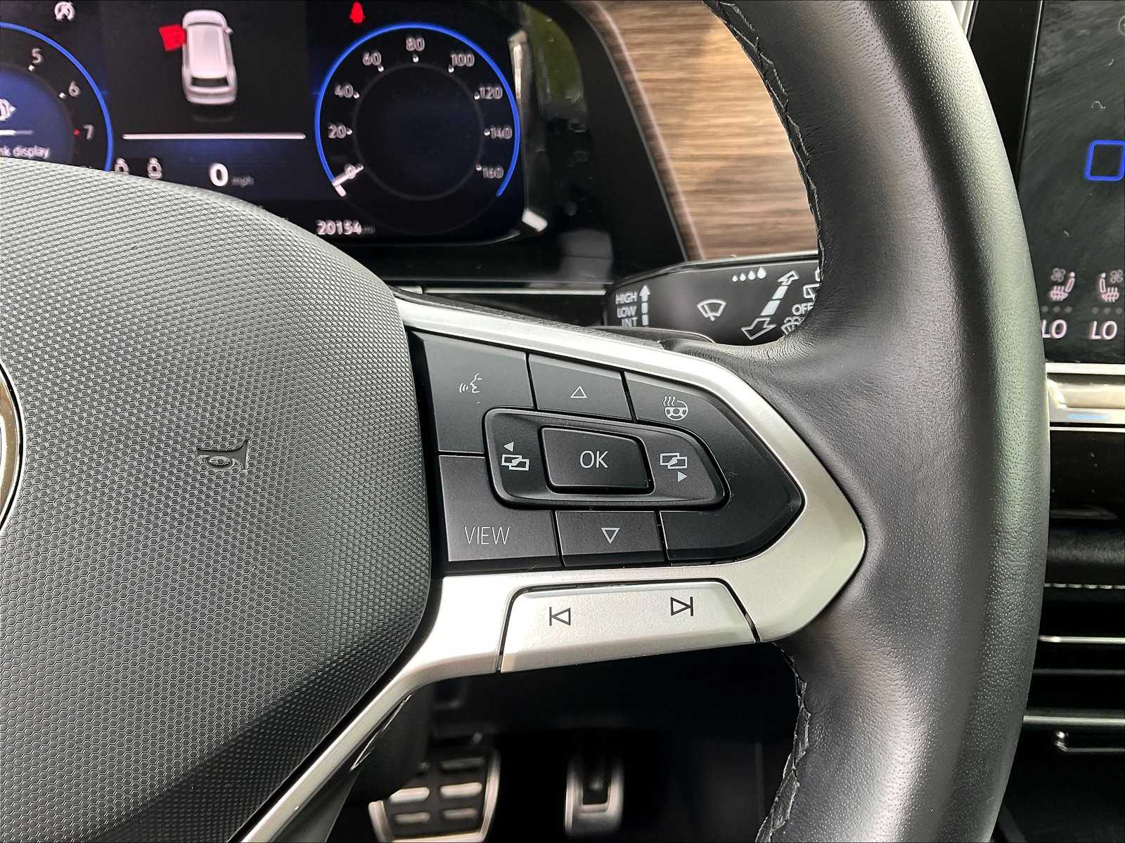 2024 Volkswagen Atlas 2.0T SEL Premium R-Line - Photo 24