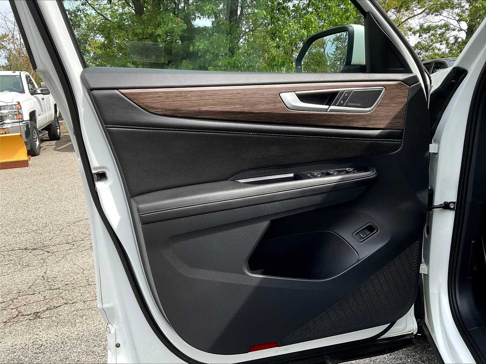 2024 Volkswagen Atlas 2.0T SEL Premium R-Line - Photo 9