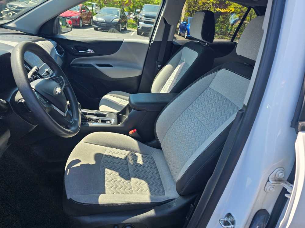 2022 Chevrolet Equinox LS - Photo 14