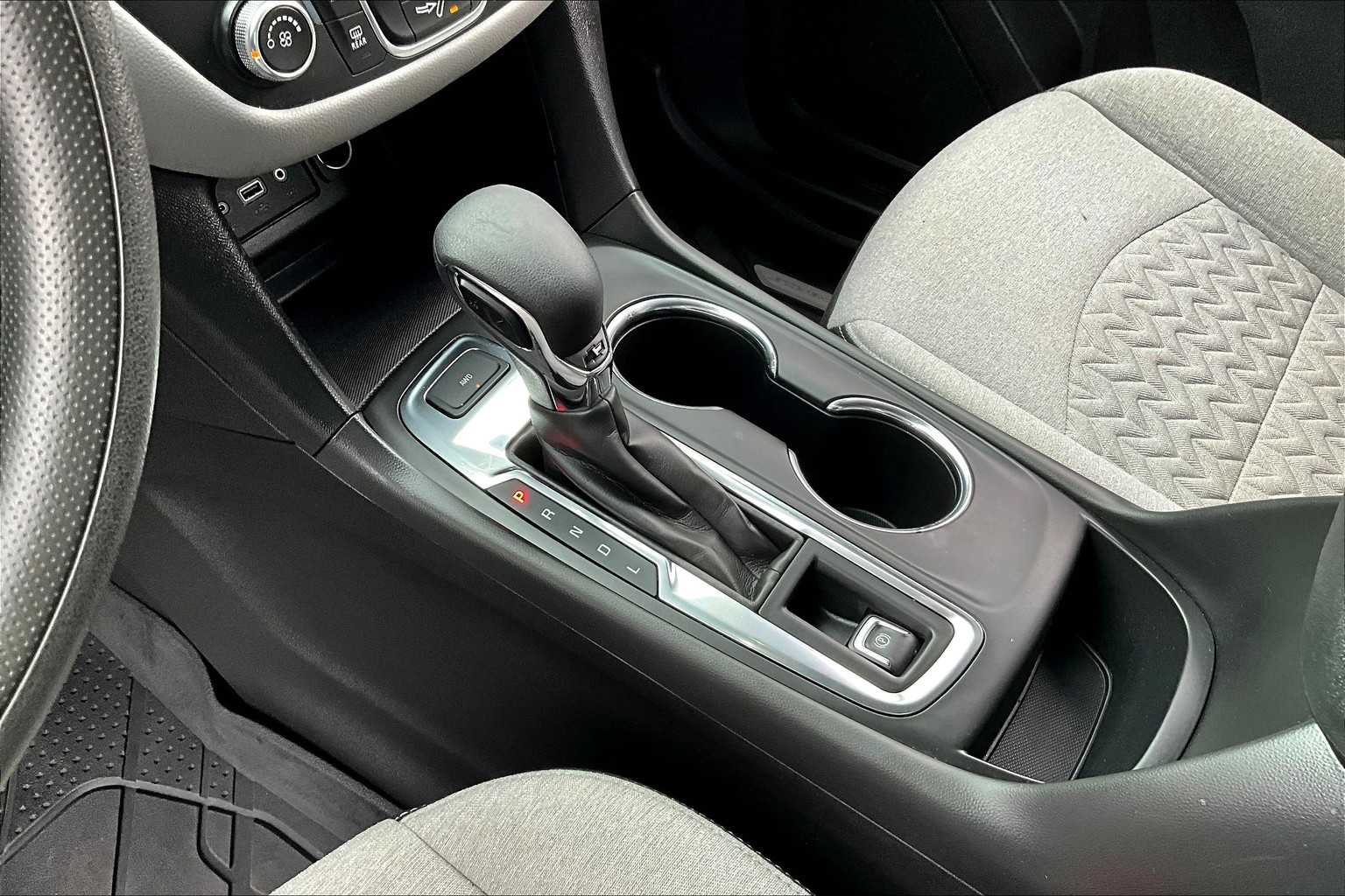 2022 Chevrolet Equinox LS - Photo 19