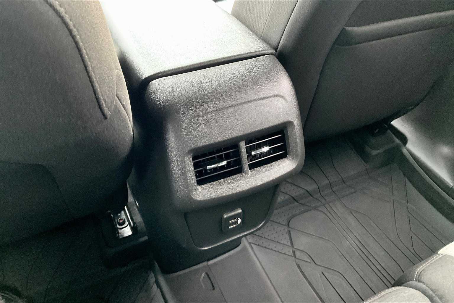 2022 Chevrolet Equinox LS - Photo 26