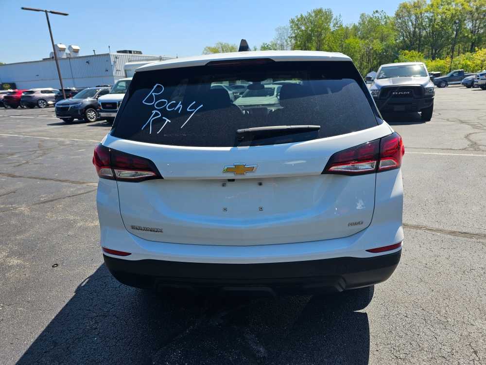 2022 Chevrolet Equinox LS - Photo 3