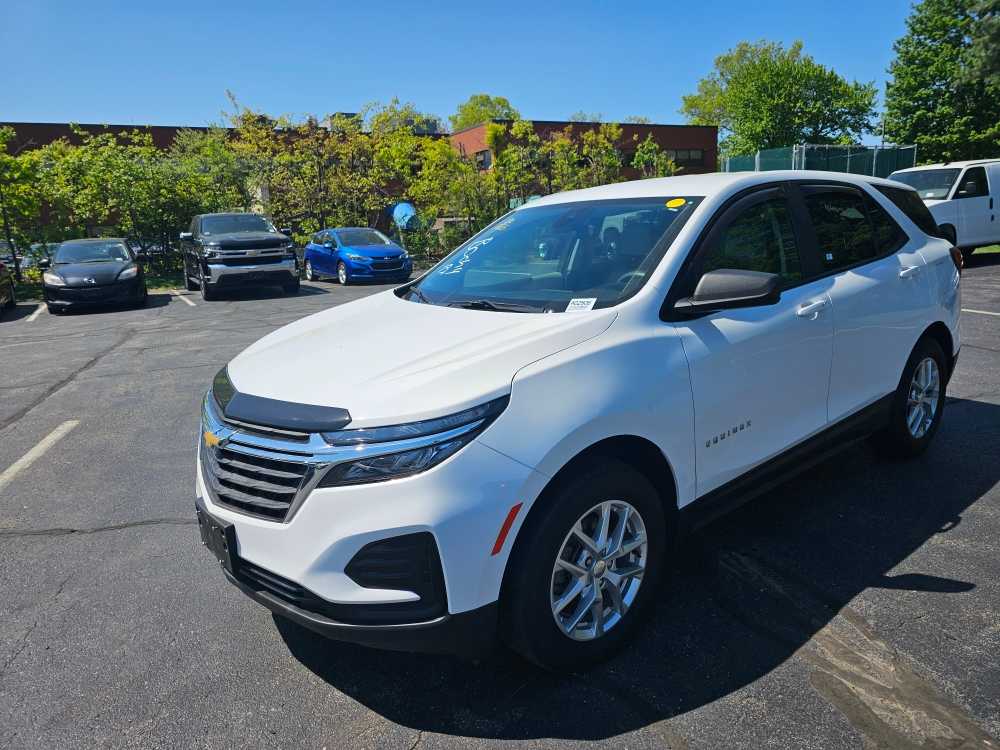 2022 Chevrolet Equinox LS - Photo 5