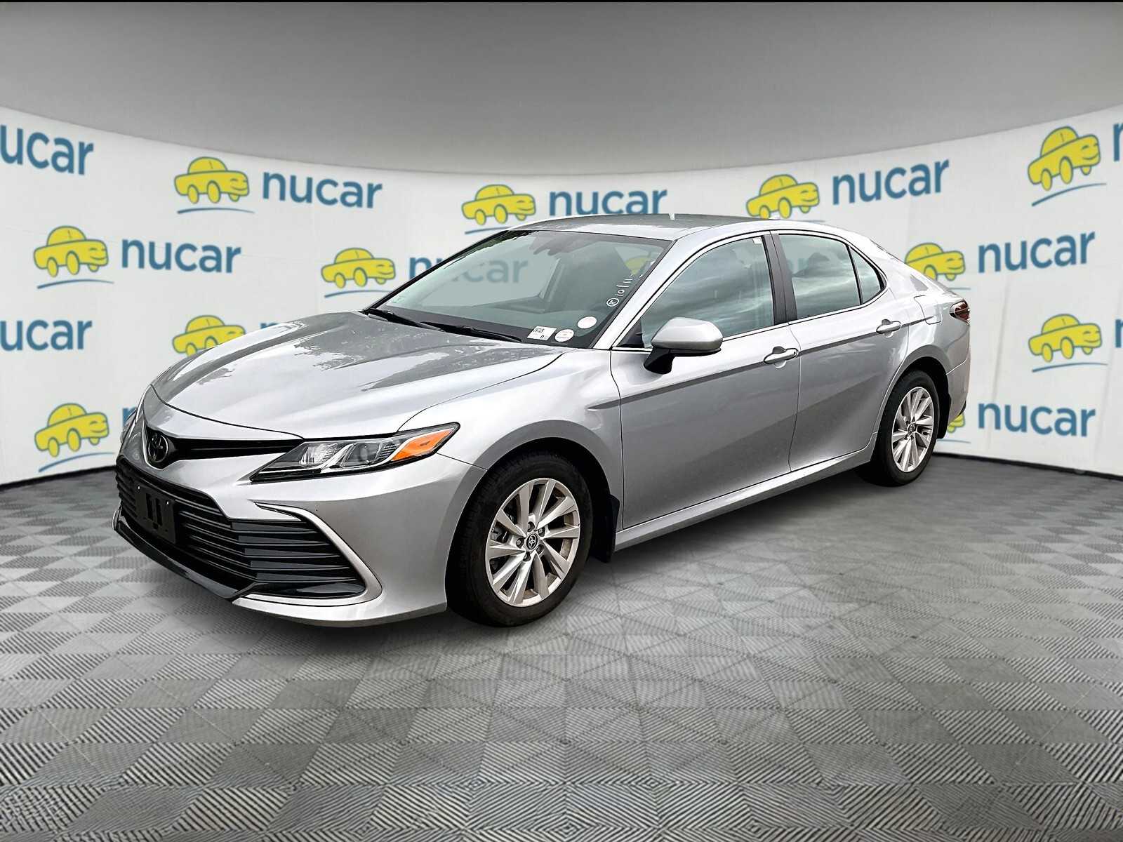 2023 Toyota Camry LE - Photo 2