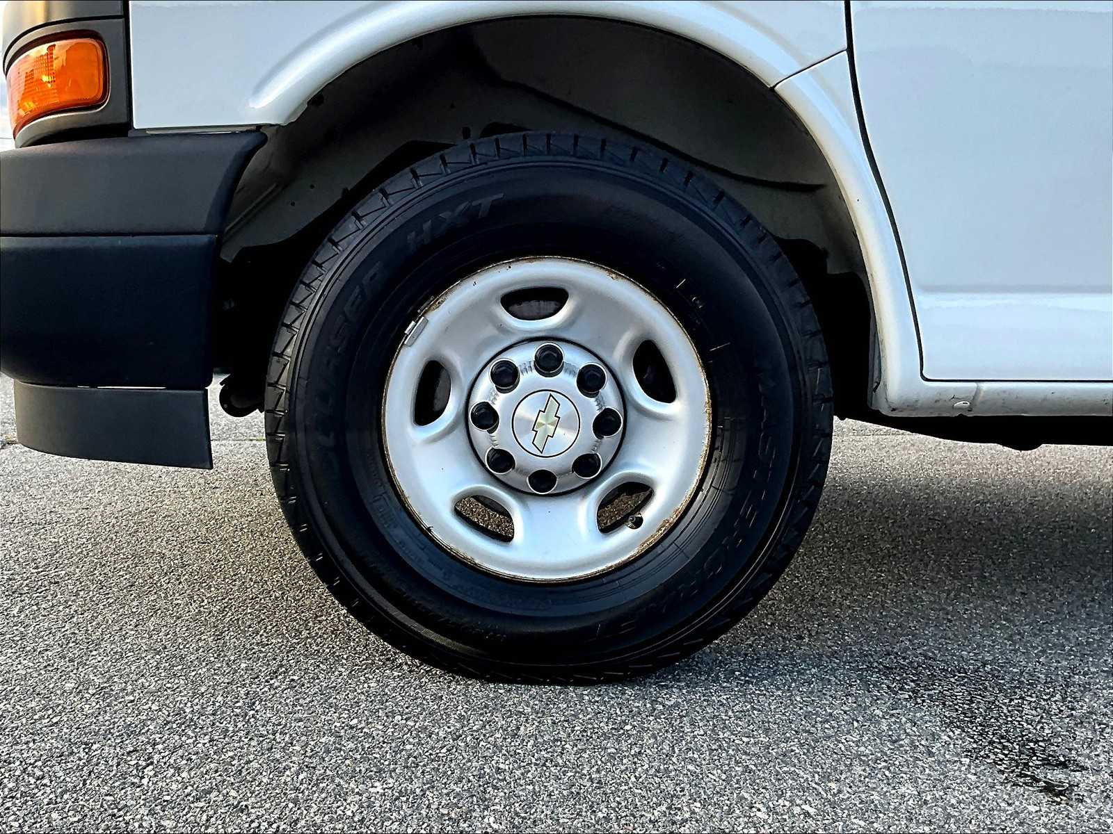 2021 Chevrolet Express  - Photo 7