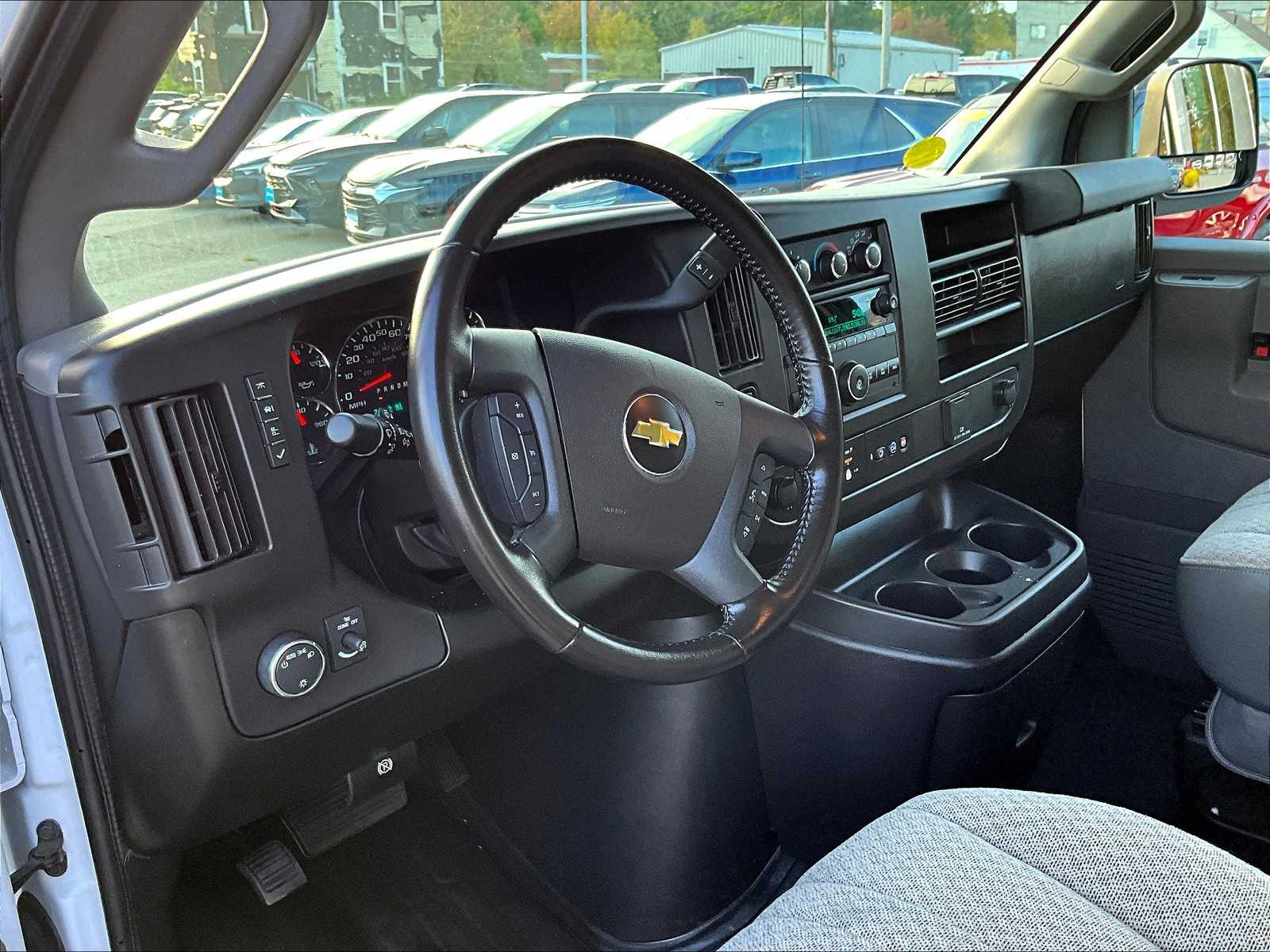 2021 Chevrolet Express  - Photo 8