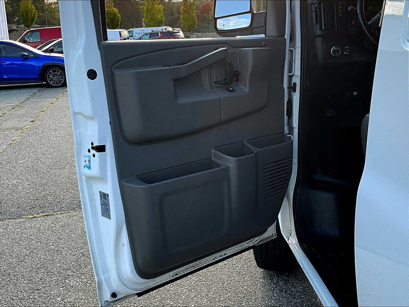2021 Chevrolet Express  - Photo 9