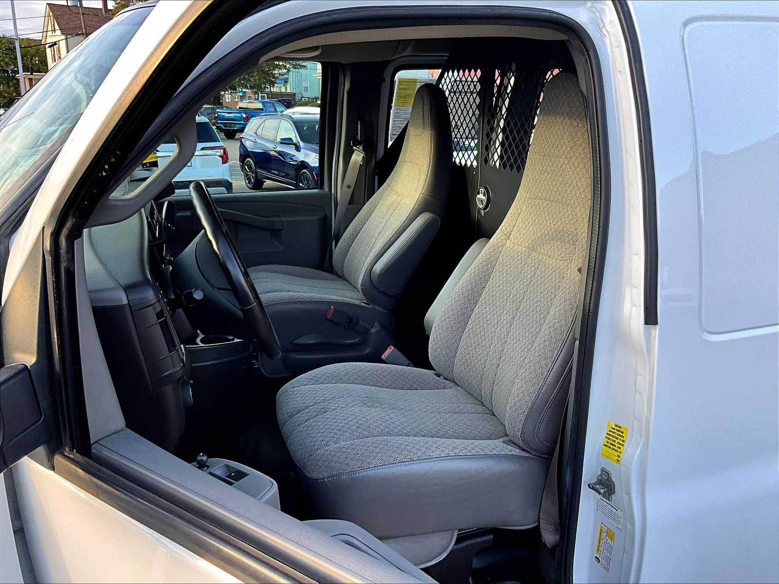2021 Chevrolet Express  - Photo 10