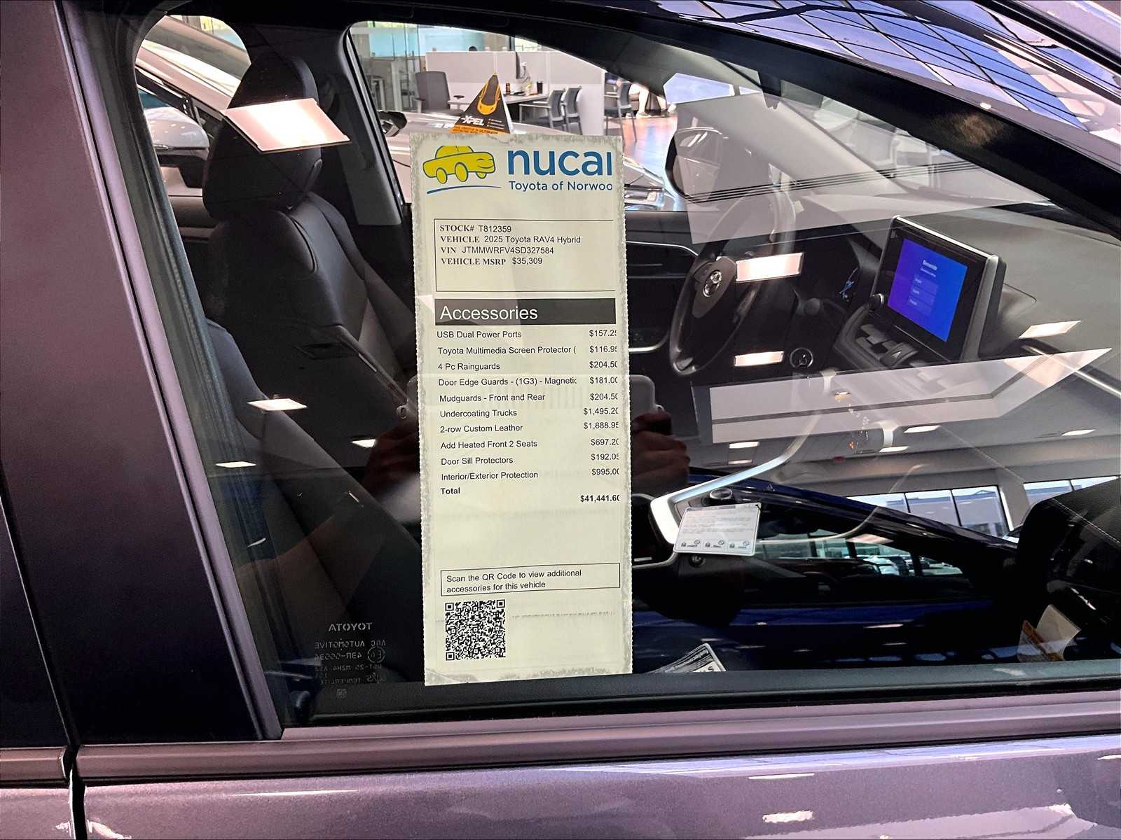2025 Toyota RAV4 Hybrid LE - Photo 18