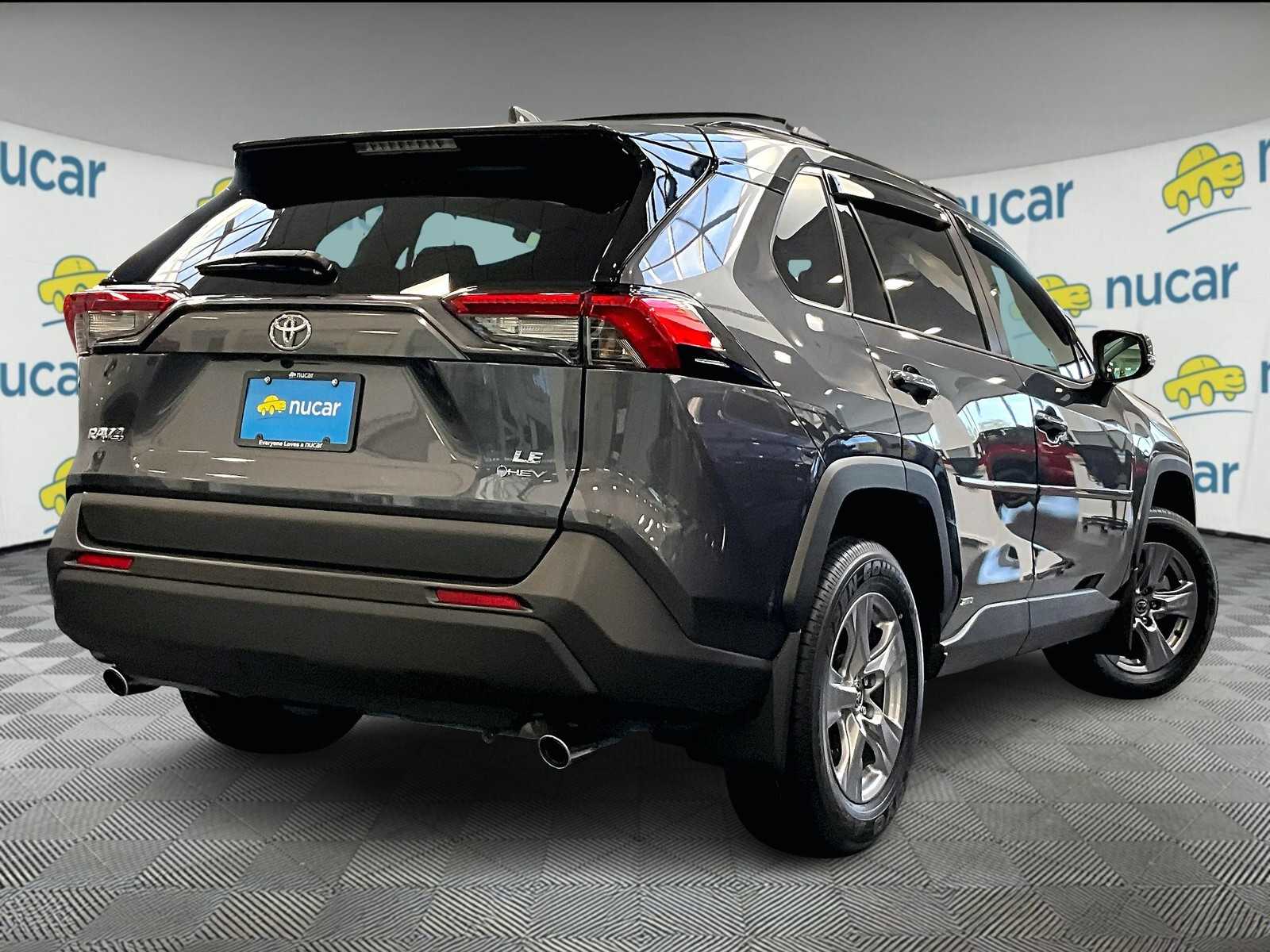 2025 Toyota RAV4 Hybrid LE - Photo 7