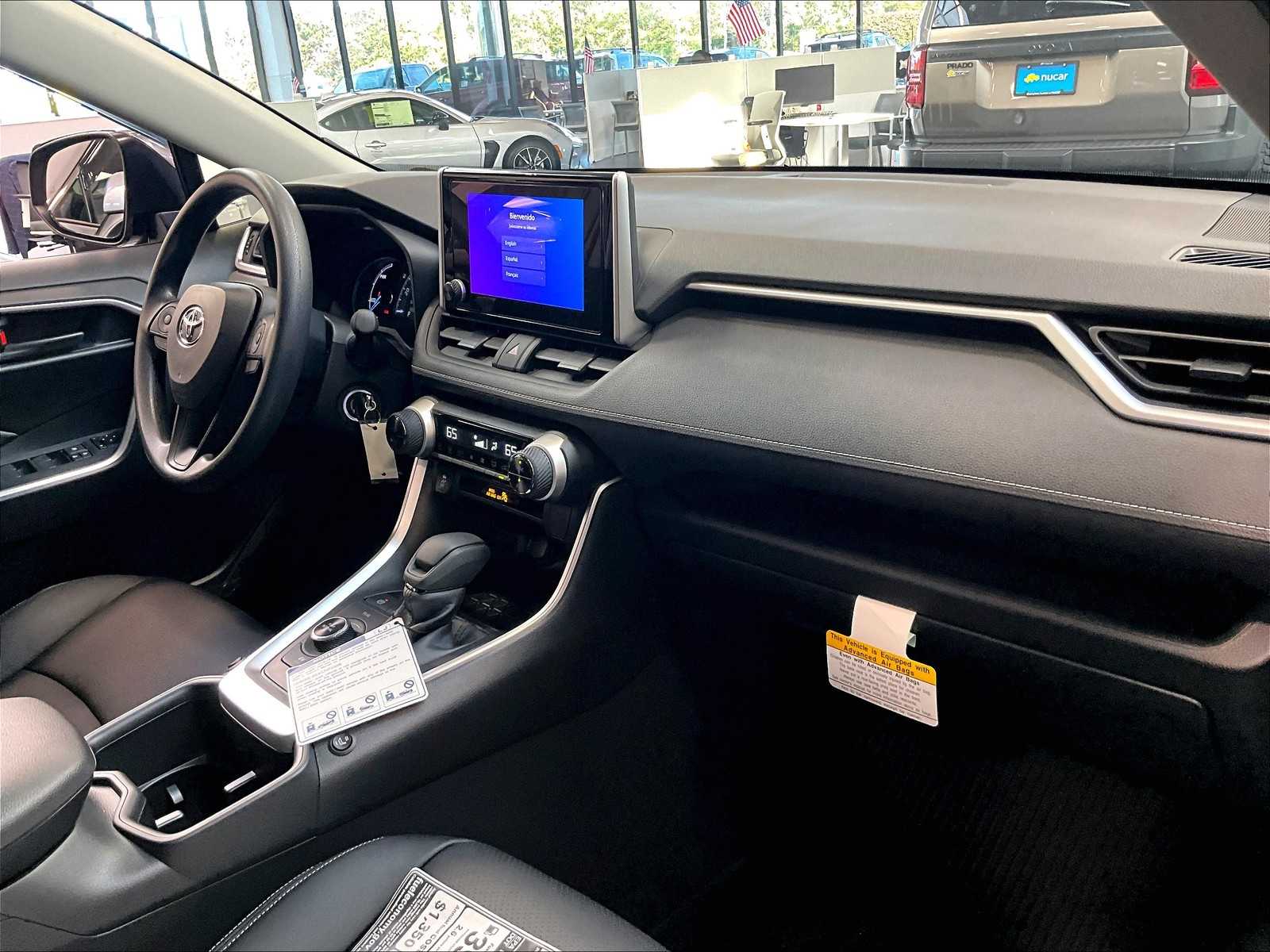 2025 Toyota RAV4 Hybrid LE - Photo 10