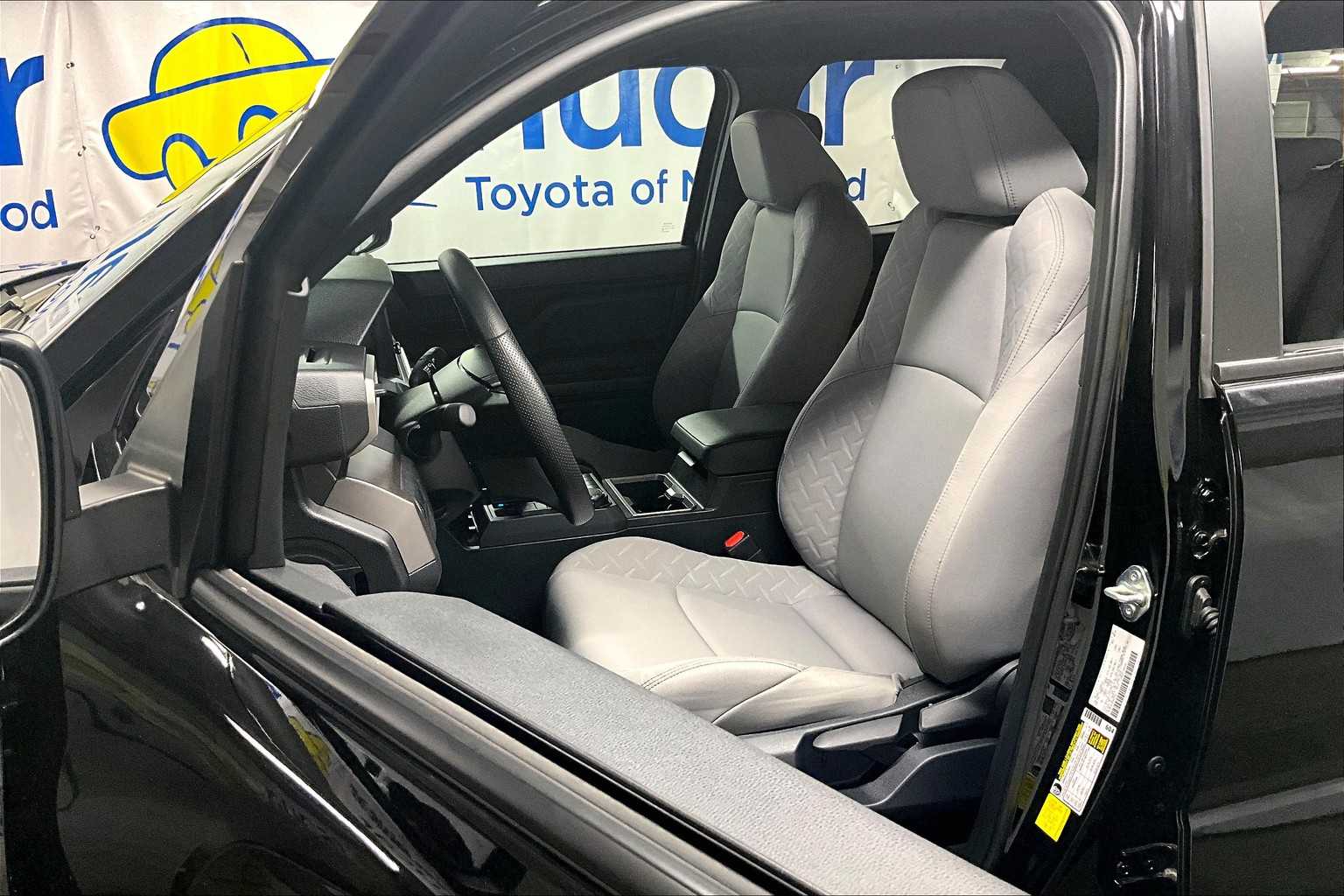 2024 Toyota Tacoma SR5 - Photo 13