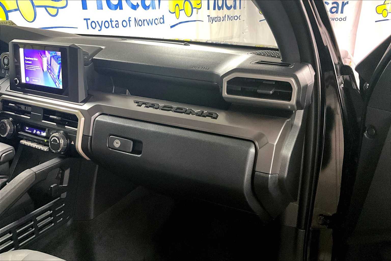 2024 Toyota Tacoma SR5 - Photo 16