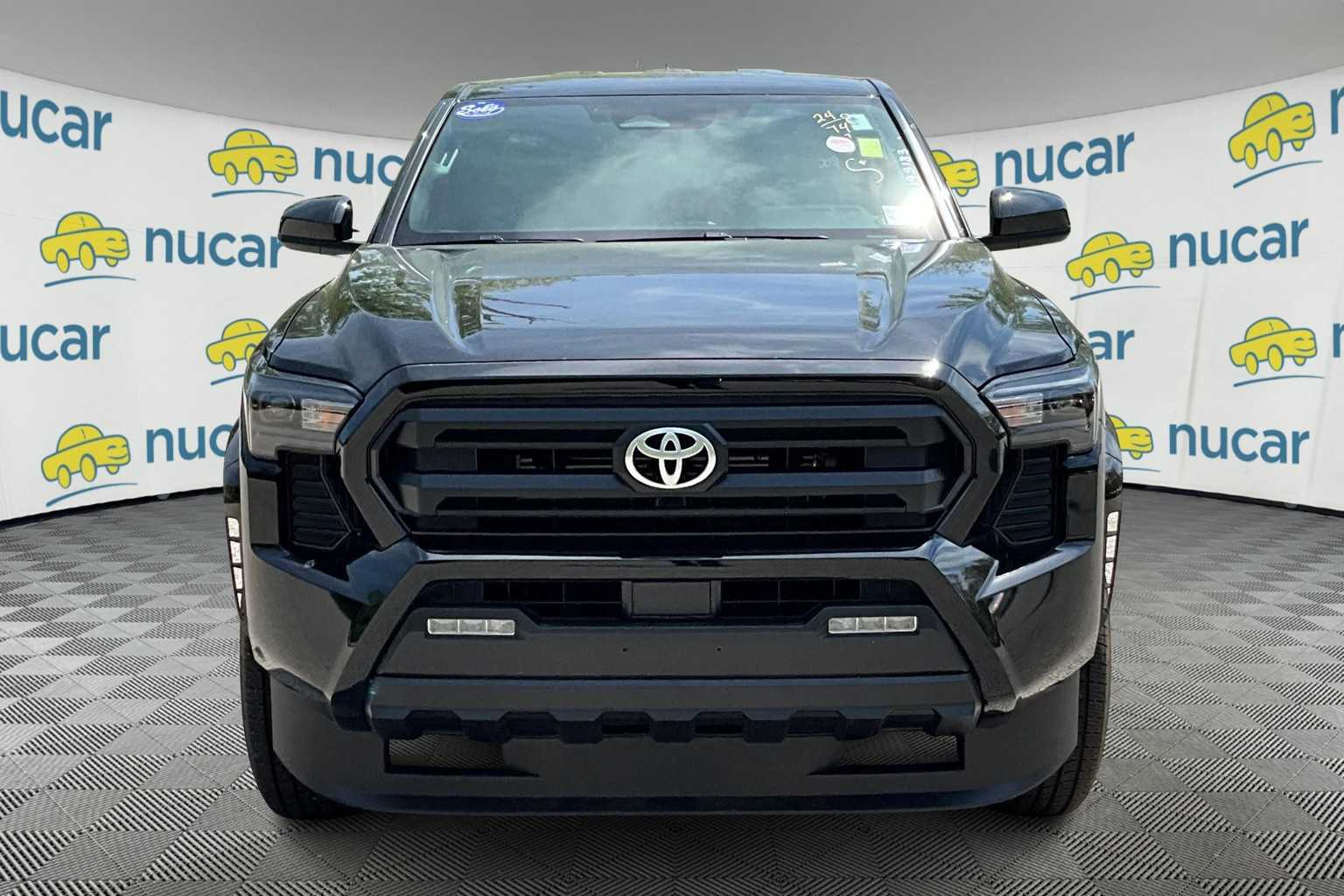 2024 Toyota Tacoma SR5 - Photo 2