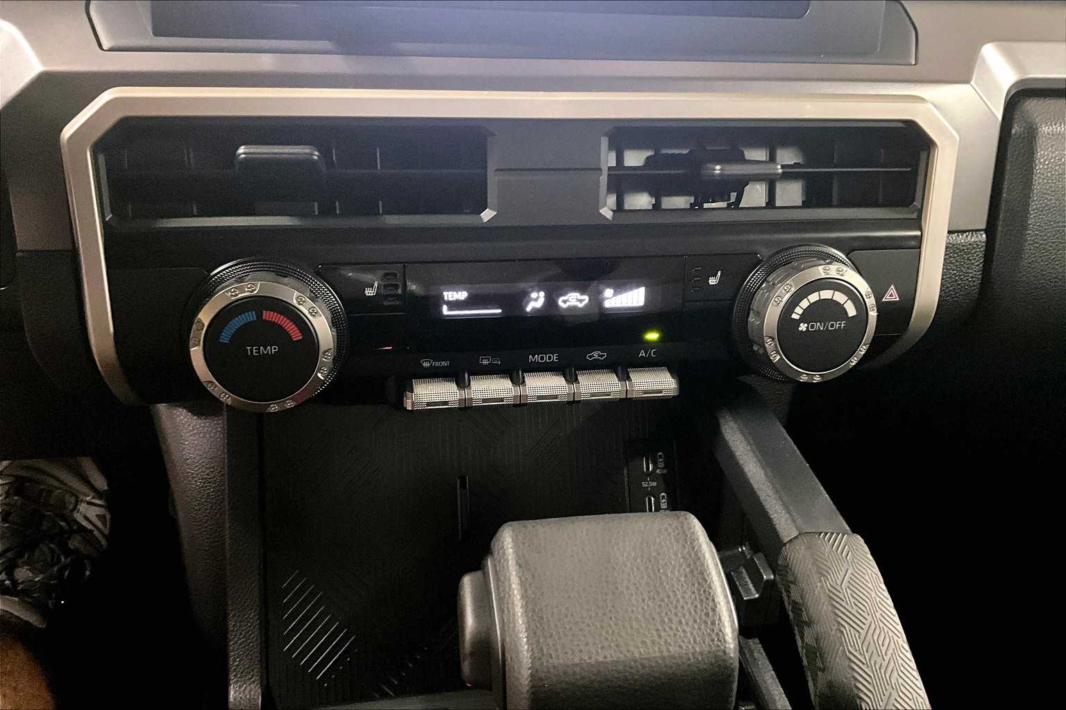 2024 Toyota Tacoma SR5 - Photo 28