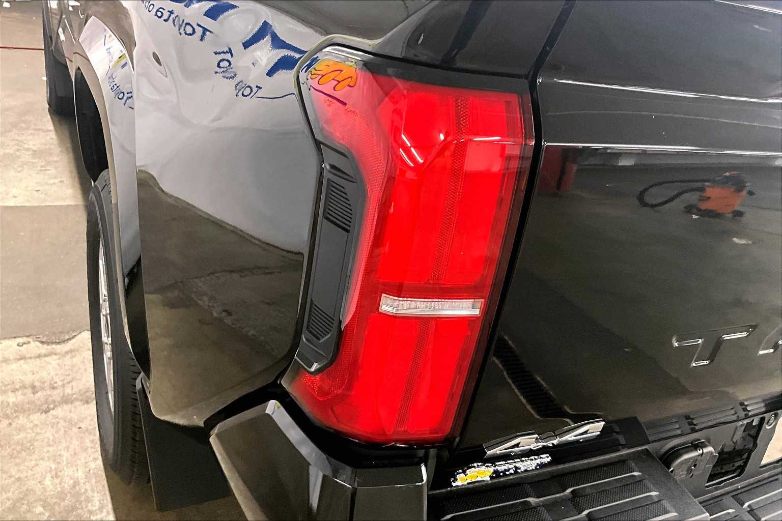 2024 Toyota Tacoma SR5 - Photo 36