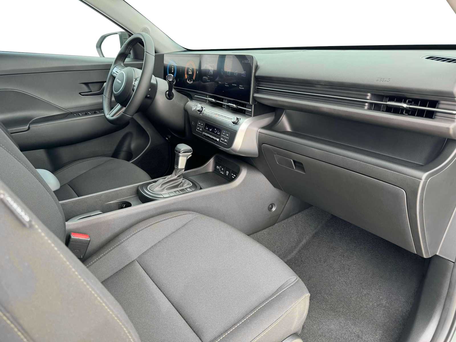 2025 Hyundai Kona SEL - Photo 15