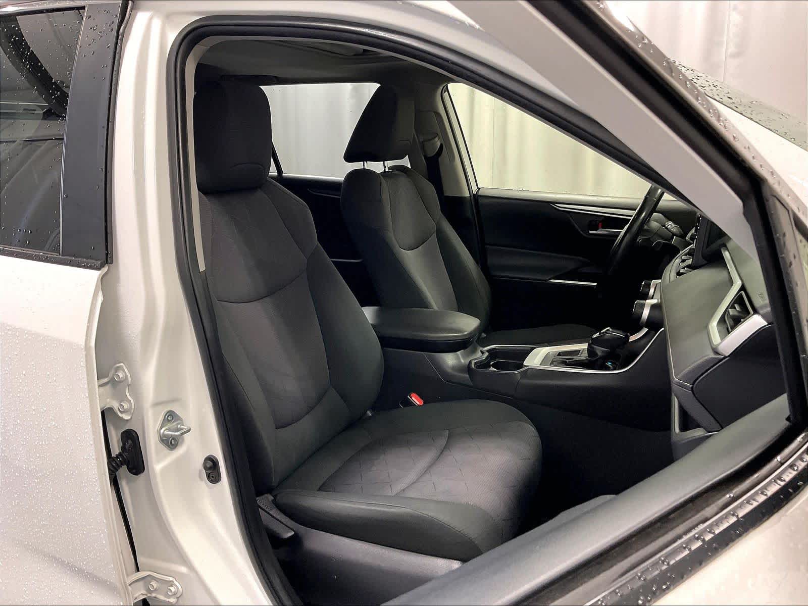 2019 Toyota RAV4 XLE - Photo 11