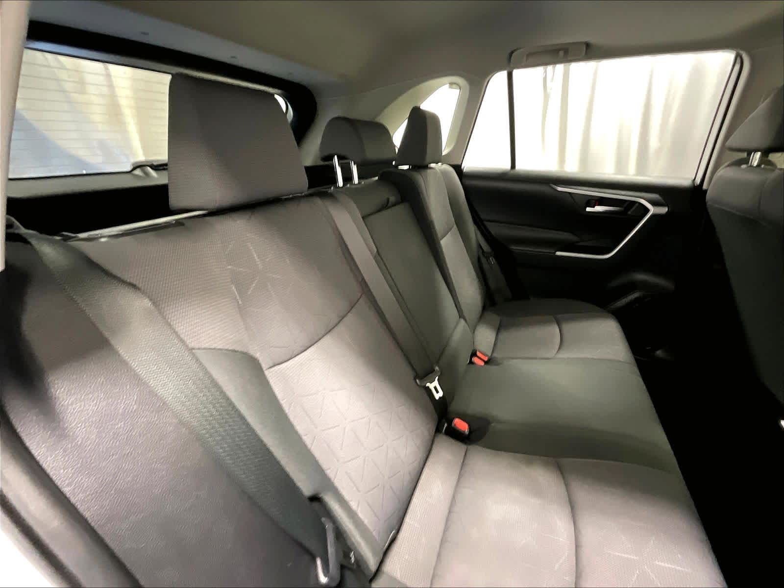 2019 Toyota RAV4 XLE - Photo 16