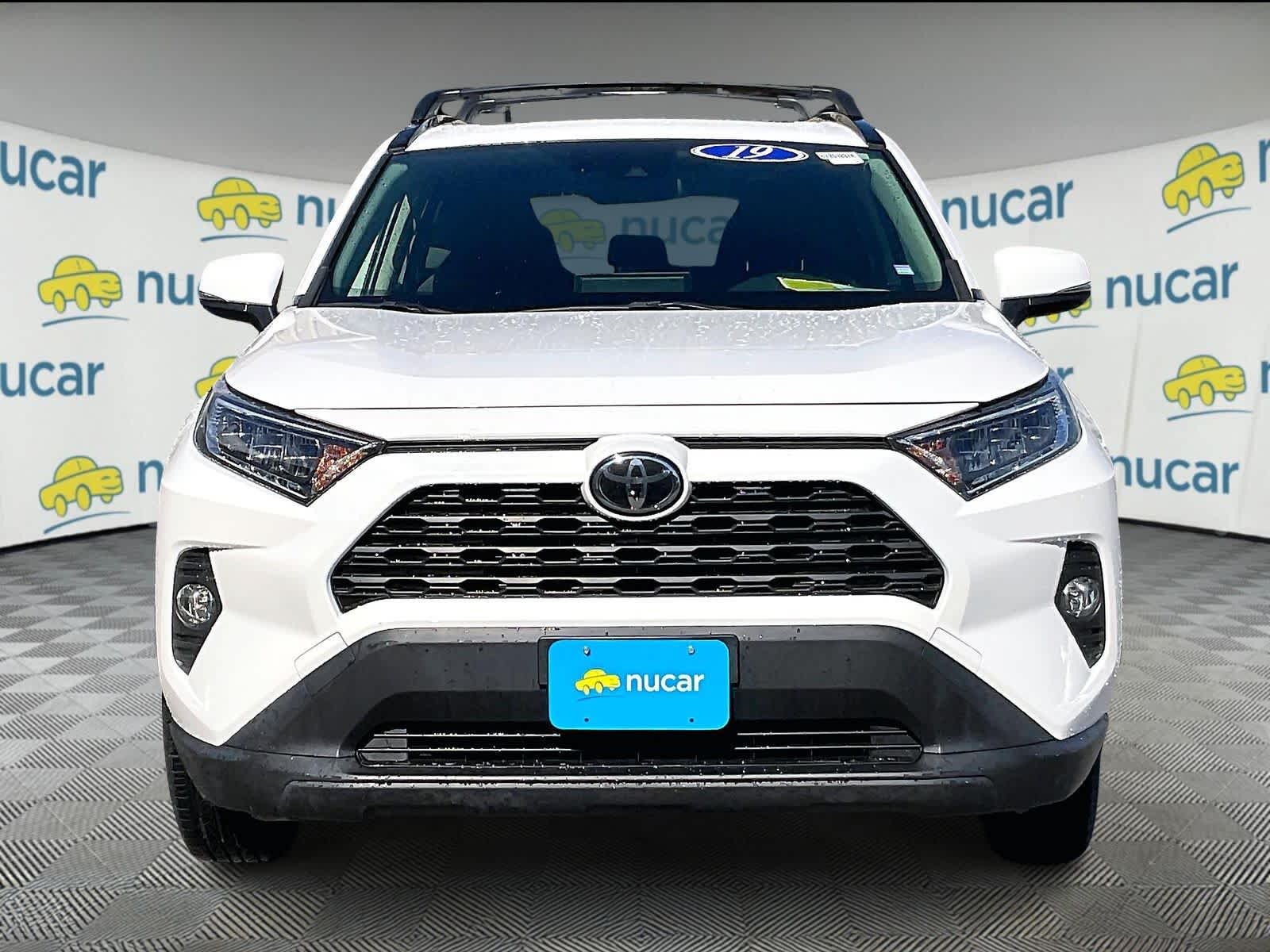 2019 Toyota RAV4 XLE - Photo 2