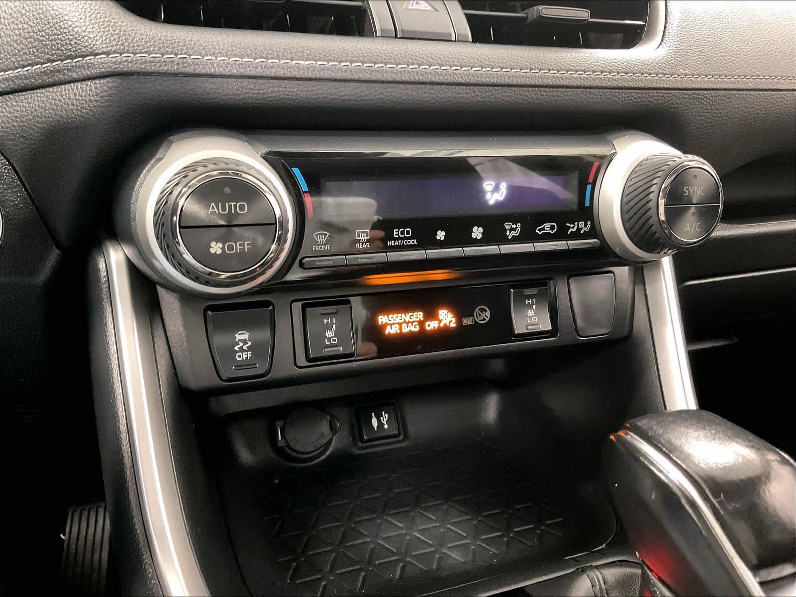 2019 Toyota RAV4 XLE - Photo 26
